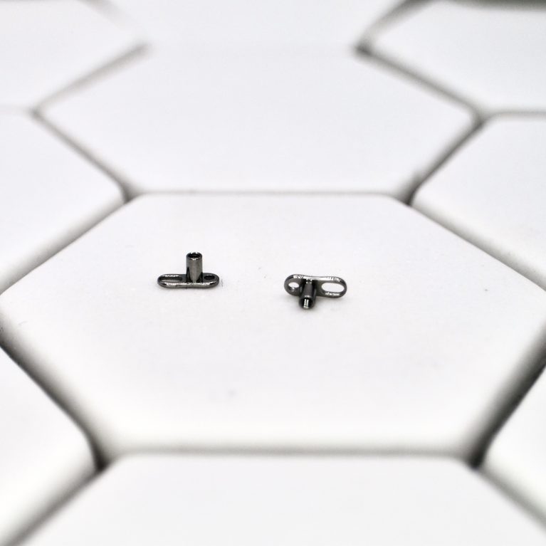 Surface Anchor titanium 2.5mm length x 1.2