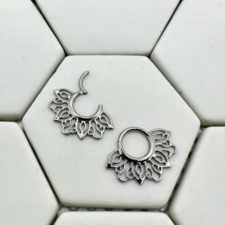Mandala hinged ring
