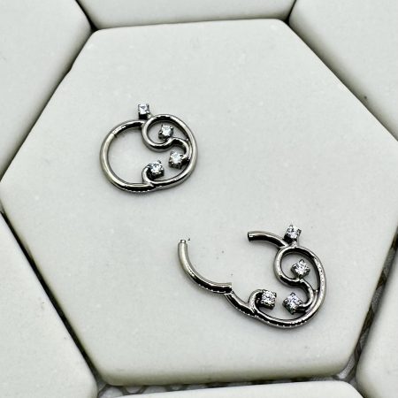 Ornamental 4 WCZ, hinged ring